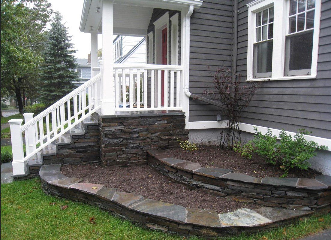 Stonework Border in the Front Patio